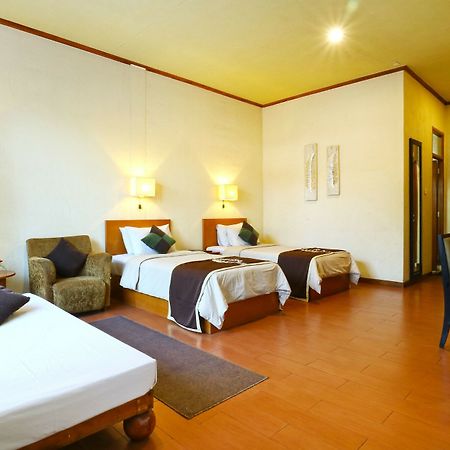 Hotel & Banquet Panorama Lembang Bagian luar foto