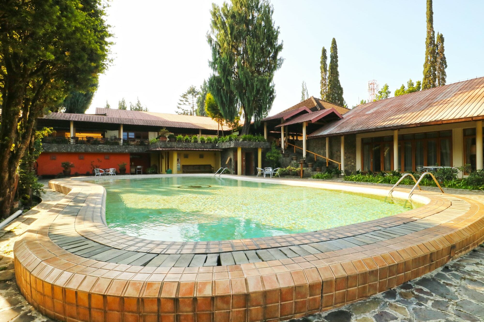 Hotel & Banquet Panorama Lembang Bagian luar foto